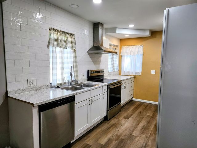24180 Kipling Street, Oak Park, MI 48237