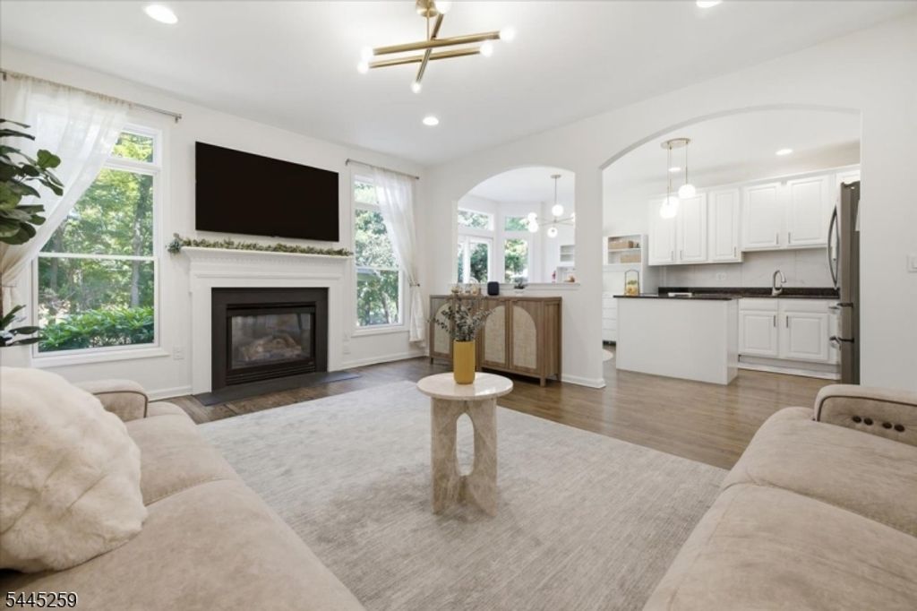 21 Chestnut Ct 11, Cedar Grove Twp., NJ 07009