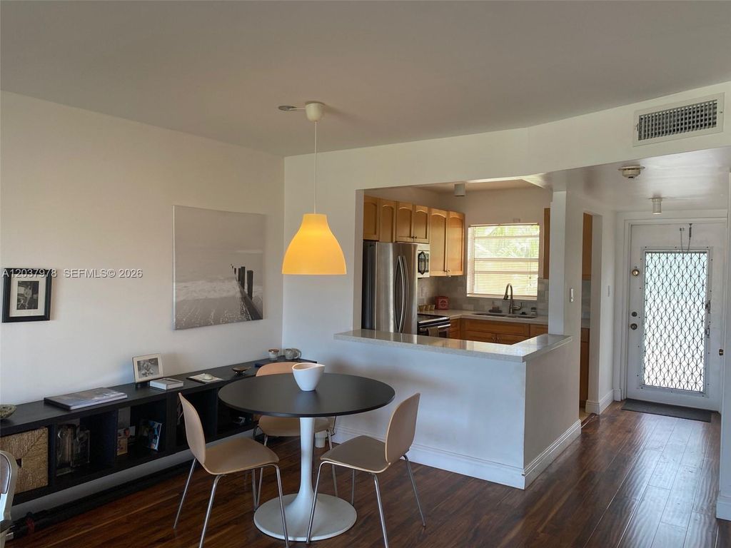 8861 Sunrise Lakes Blvd 311, Sunrise, FL 33322