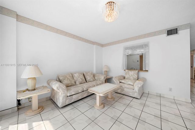 1000 Parkview Dr 828, Hallandale Beach, FL 33009