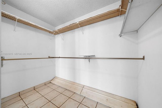 1000 Parkview Dr 828, Hallandale Beach, FL 33009