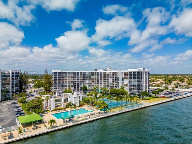 1000 Parkview Dr 828, Hallandale Beach, FL 33009