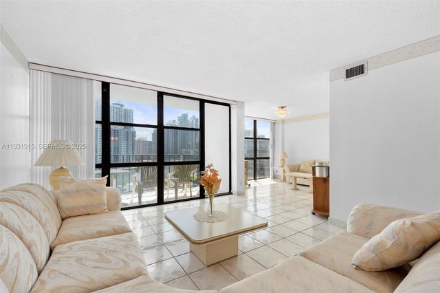 1000 Parkview Dr 828, Hallandale Beach, FL 33009