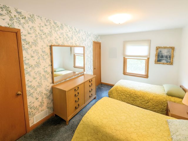 729 W Maple Street, Iron River, MI 49935