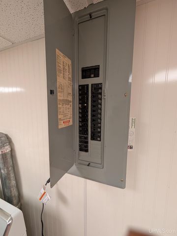 729 W Maple Street, Iron River, MI 49935