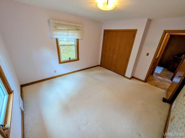 729 W Maple Street, Iron River, MI 49935