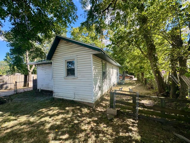 1411 W Lynn Street, Springfield, MO 65802