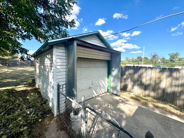 1411 W Lynn Street, Springfield, MO 65802