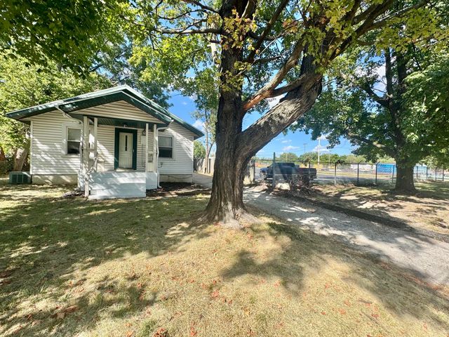 1411 W Lynn Street, Springfield, MO 65802
