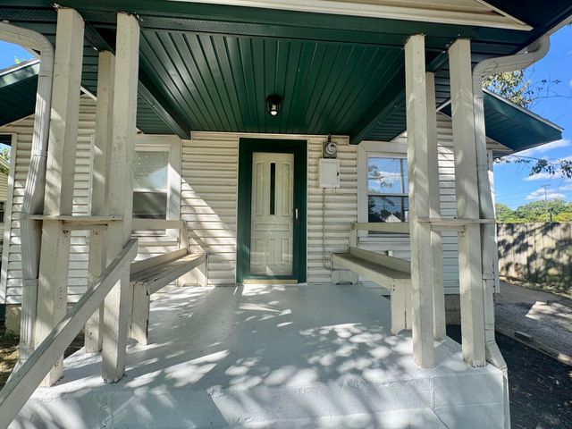 1411 W Lynn Street, Springfield, MO 65802