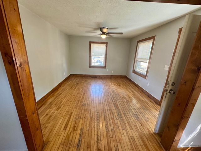 1411 W Lynn Street, Springfield, MO 65802