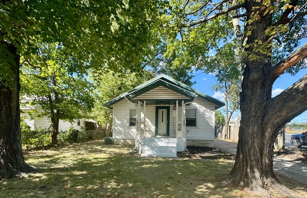 1411 W Lynn Street, Springfield, MO 65802
