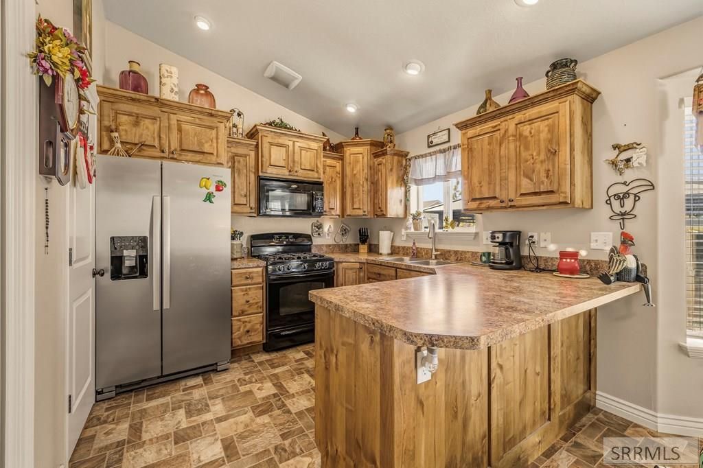 Image 13 of property listing at 4094 Mathews Drive, Ammon, ID 83406
