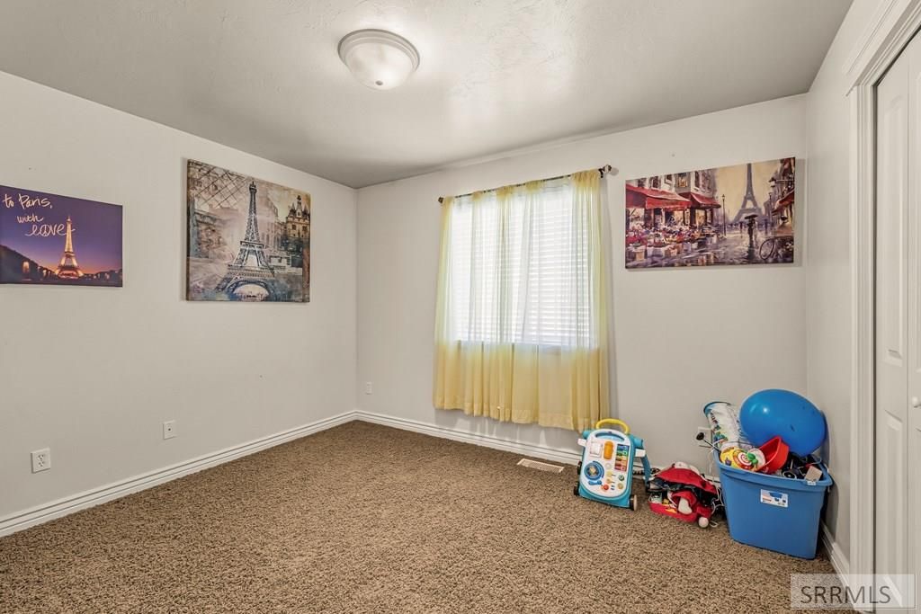 Image 21 of property listing at 4094 Mathews Drive, Ammon, ID 83406