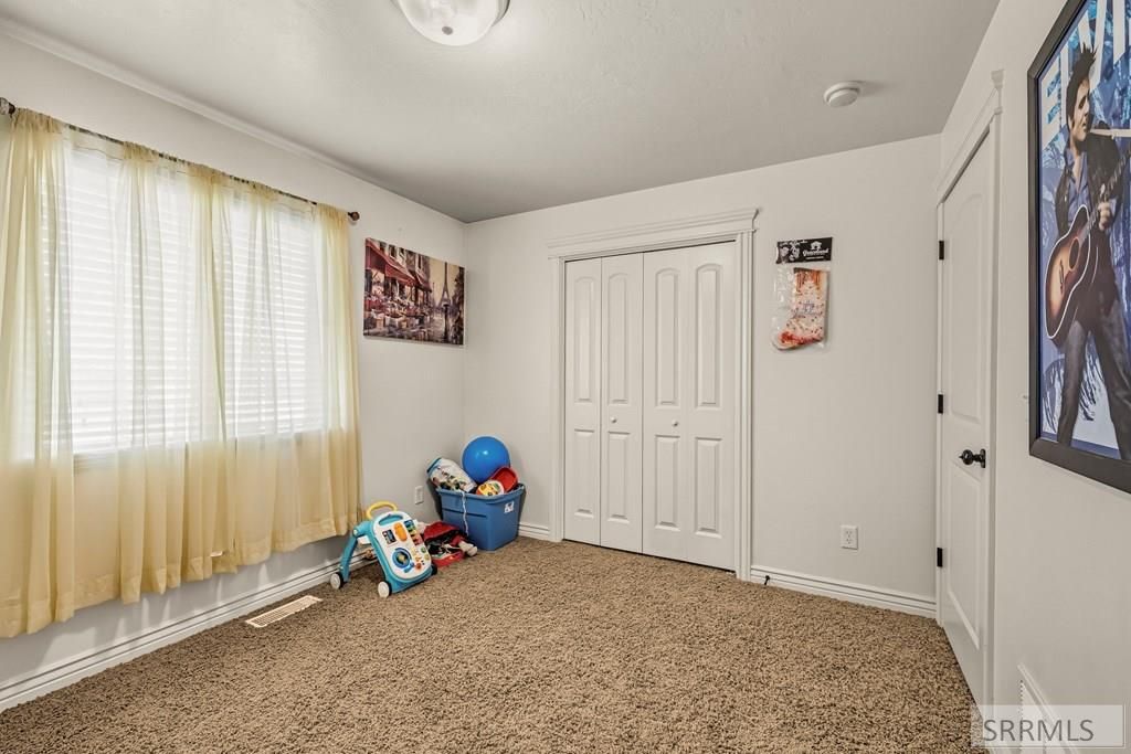 Image 22 of property listing at 4094 Mathews Drive, Ammon, ID 83406