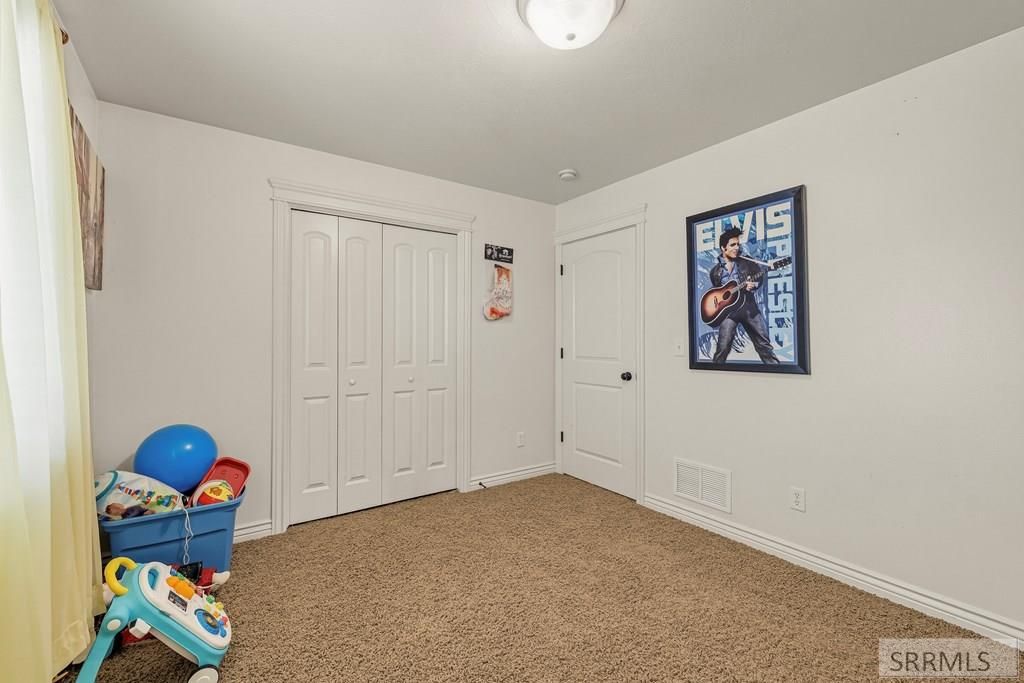 Image 23 of property listing at 4094 Mathews Drive, Ammon, ID 83406