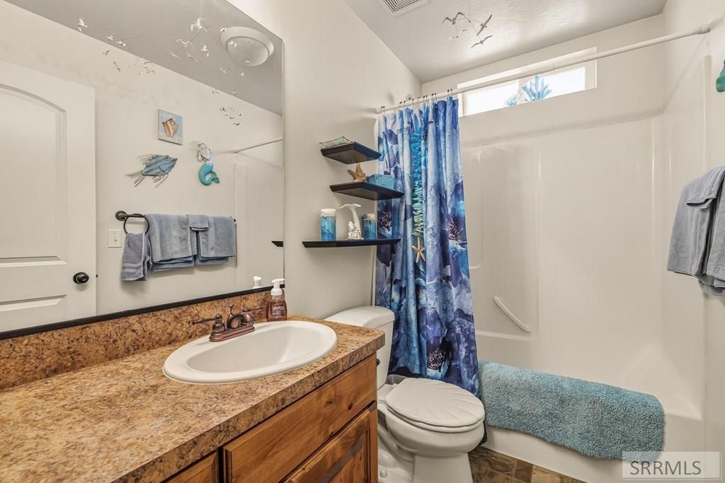 Image 24 of property listing at 4094 Mathews Drive, Ammon, ID 83406