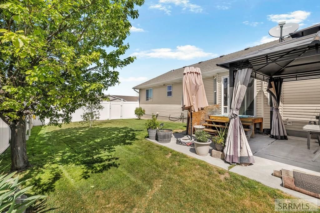 Image 30 of property listing at 4094 Mathews Drive, Ammon, ID 83406