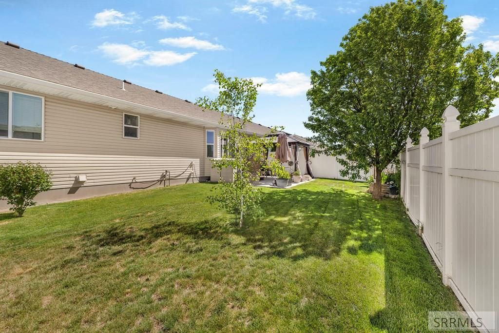 Image 32 of property listing at 4094 Mathews Drive, Ammon, ID 83406