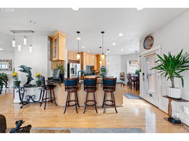 3147 TANNER PARK Dr, Eugene, OR 97405