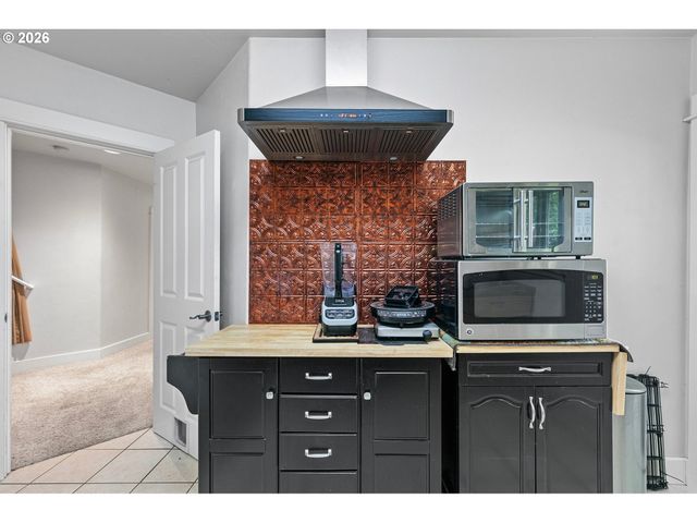 3147 TANNER PARK Dr, Eugene, OR 97405