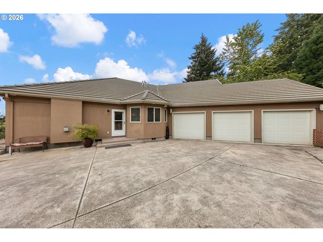 3147 TANNER PARK Dr, Eugene, OR 97405