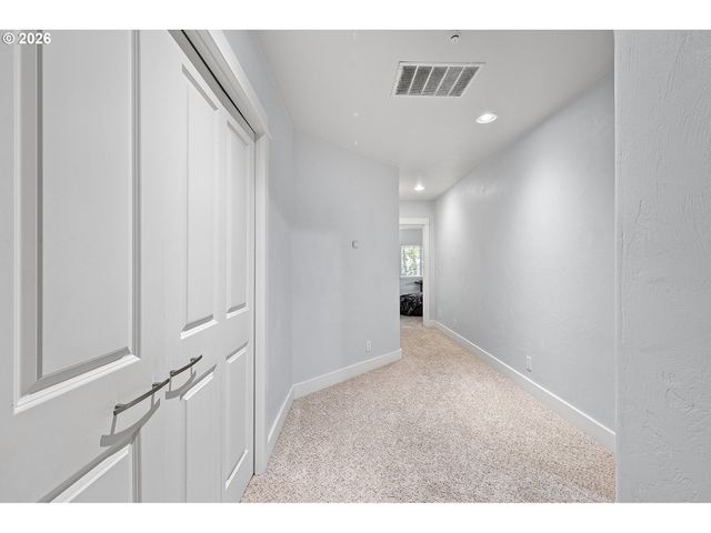 3147 TANNER PARK Dr, Eugene, OR 97405