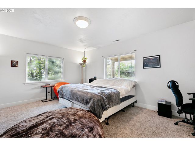 3147 TANNER PARK Dr, Eugene, OR 97405