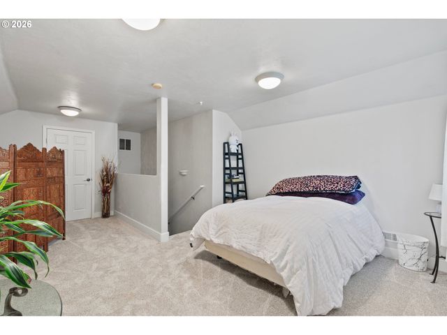 3147 TANNER PARK Dr, Eugene, OR 97405