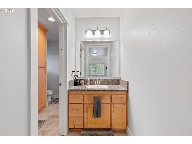 3147 TANNER PARK Dr, Eugene, OR 97405