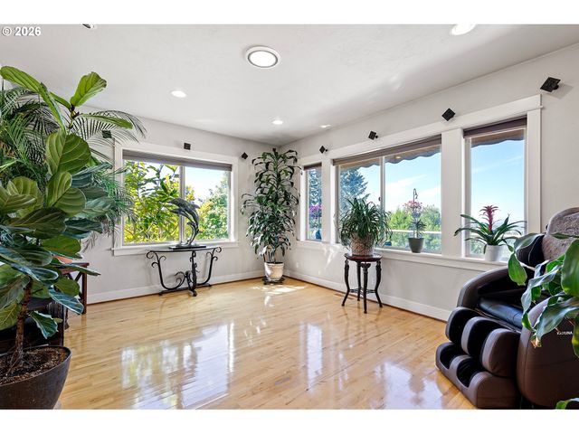 3147 TANNER PARK Dr, Eugene, OR 97405