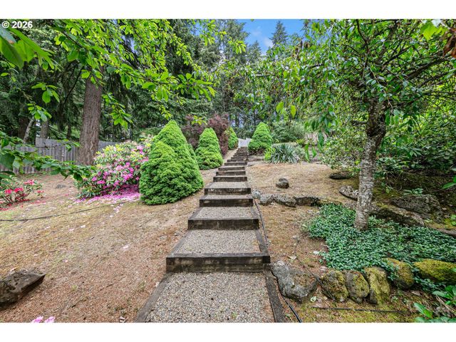 3147 TANNER PARK Dr, Eugene, OR 97405