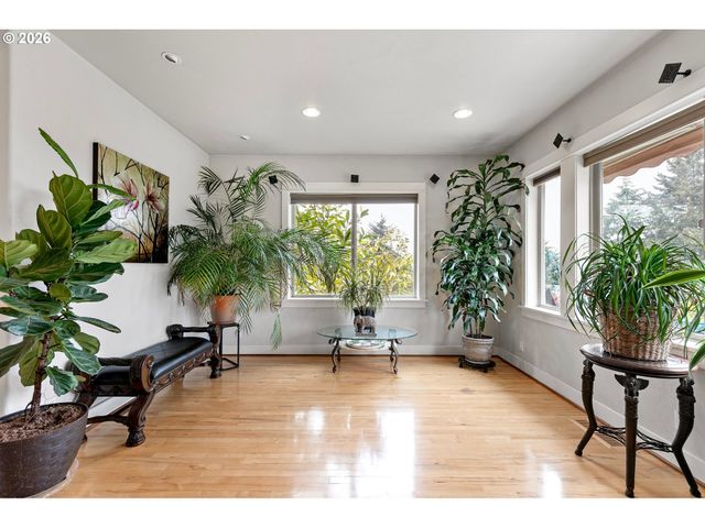 3147 TANNER PARK Dr, Eugene, OR 97405