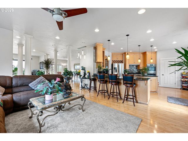 3147 TANNER PARK Dr, Eugene, OR 97405