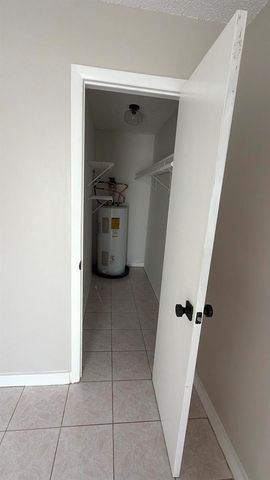47 SE 13th Street 2, Dania Beach, FL 33004