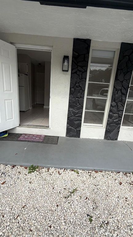 47 SE 13th Street 2, Dania Beach, FL 33004