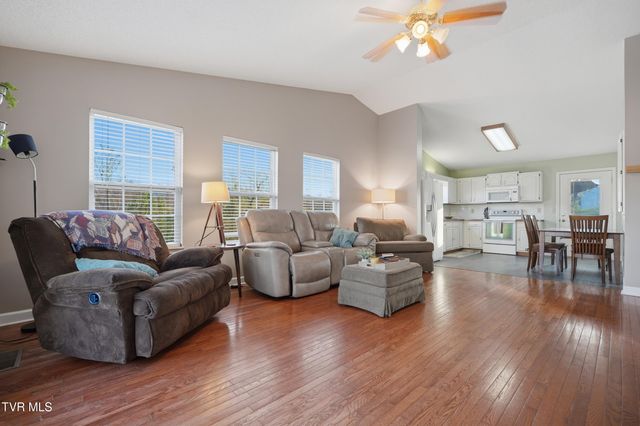1022 Justus Drive, Johnson City, TN 37604