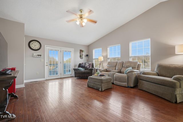 1022 Justus Drive, Johnson City, TN 37604