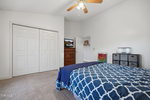 1022 Justus Drive, Johnson City, TN 37604
