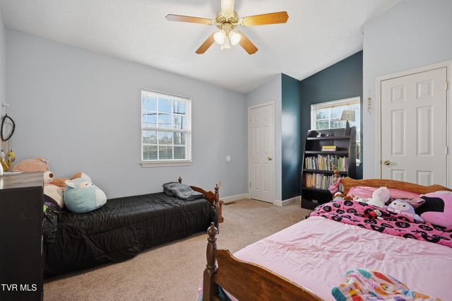 1022 Justus Drive, Johnson City, TN 37604