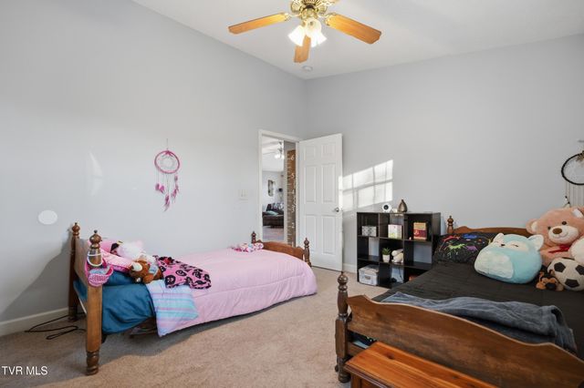 1022 Justus Drive, Johnson City, TN 37604