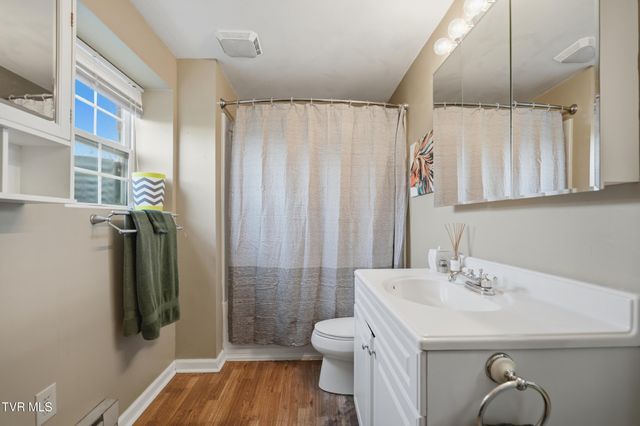 1022 Justus Drive, Johnson City, TN 37604