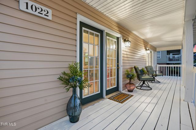 1022 Justus Drive, Johnson City, TN 37604