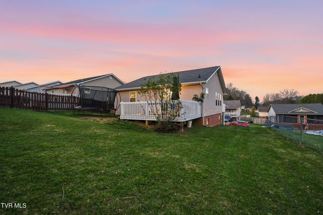 1022 Justus Drive, Johnson City, TN 37604