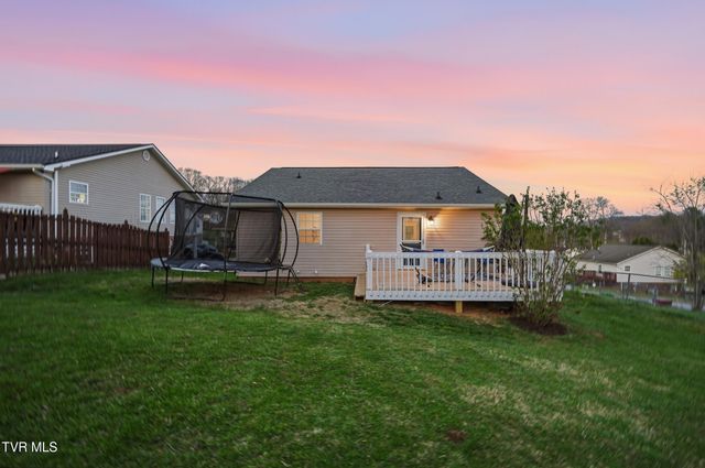 1022 Justus Drive, Johnson City, TN 37604