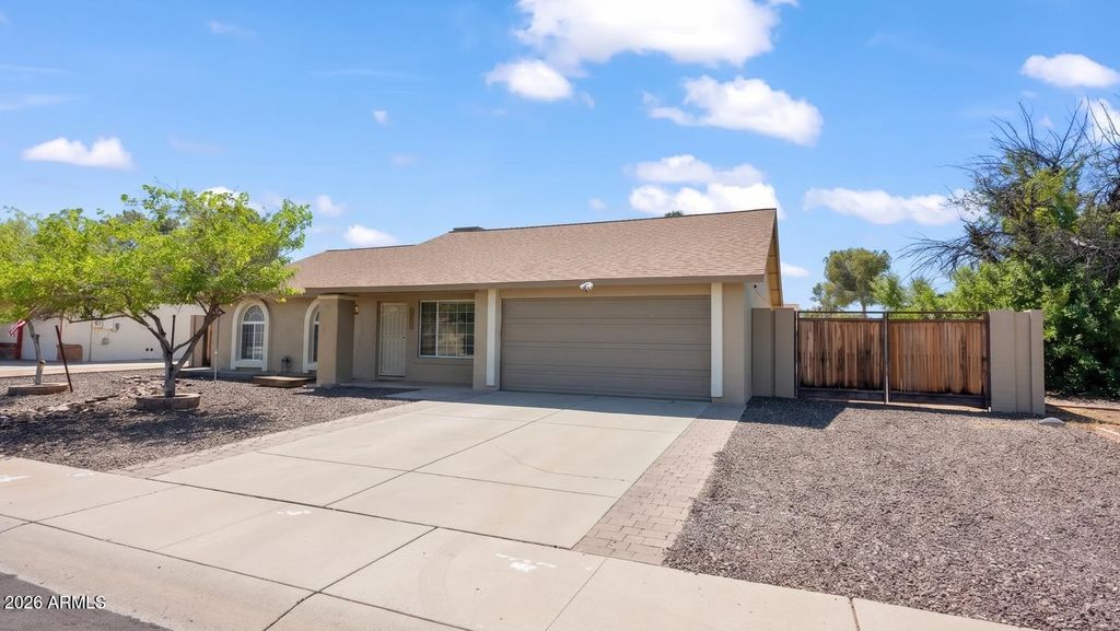 6321 W SIERRA Street, Glendale, AZ 85304 — photo 2