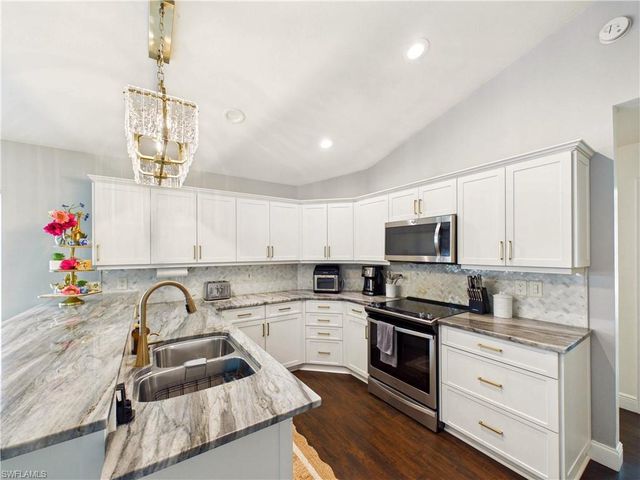 11791 Lakeshire CT, Fort Myers, FL 33913