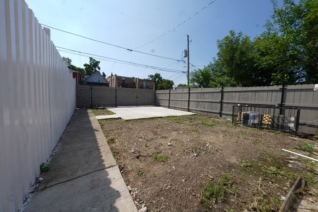 6940 S Bishop Street, Chicago, IL 60636