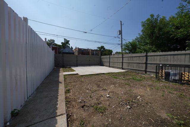 6940 S Bishop Street, Chicago, IL 60636