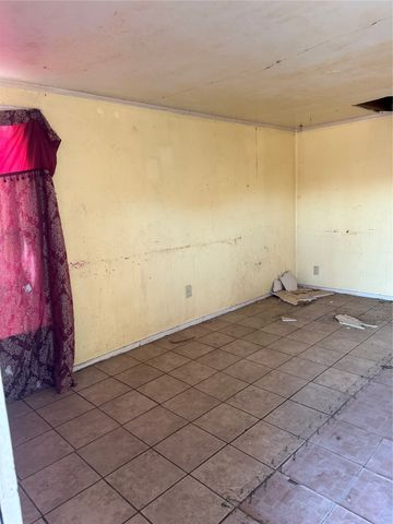 4740 Shackleford Street, Fort Worth, TX 76119